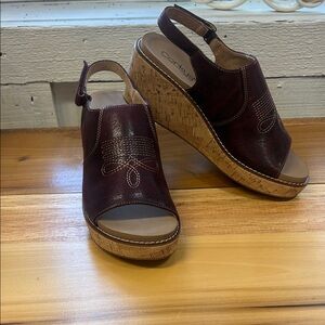 NIB Corkys Burgundy Wedge Sandals